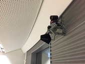 Antenne und Kameras an der Saalrückwand / antenna and camera at auditorium back wall