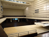 Blick von Orgelpodest mit abgesenktem Plafond / View from organ level with lowered panel