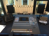 Tonmischpult in Regieraum / audio mixing console in control booth