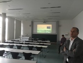 Seminarraum mit Projektionstechnik / seminar room with projection
