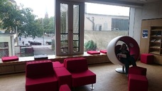Fotografie, Lese-Lounge in der Jugend-Bibliothek / Photography, Lounge at youth library