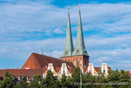 Außenansicht von der Nikolaikirche Berlin / view from the Berlin Nikolai Church outside 